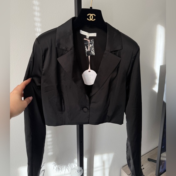 NWT REVOLVE MORE TO COME Julia Blazer Top in Black Size S - Picture 5 of 7